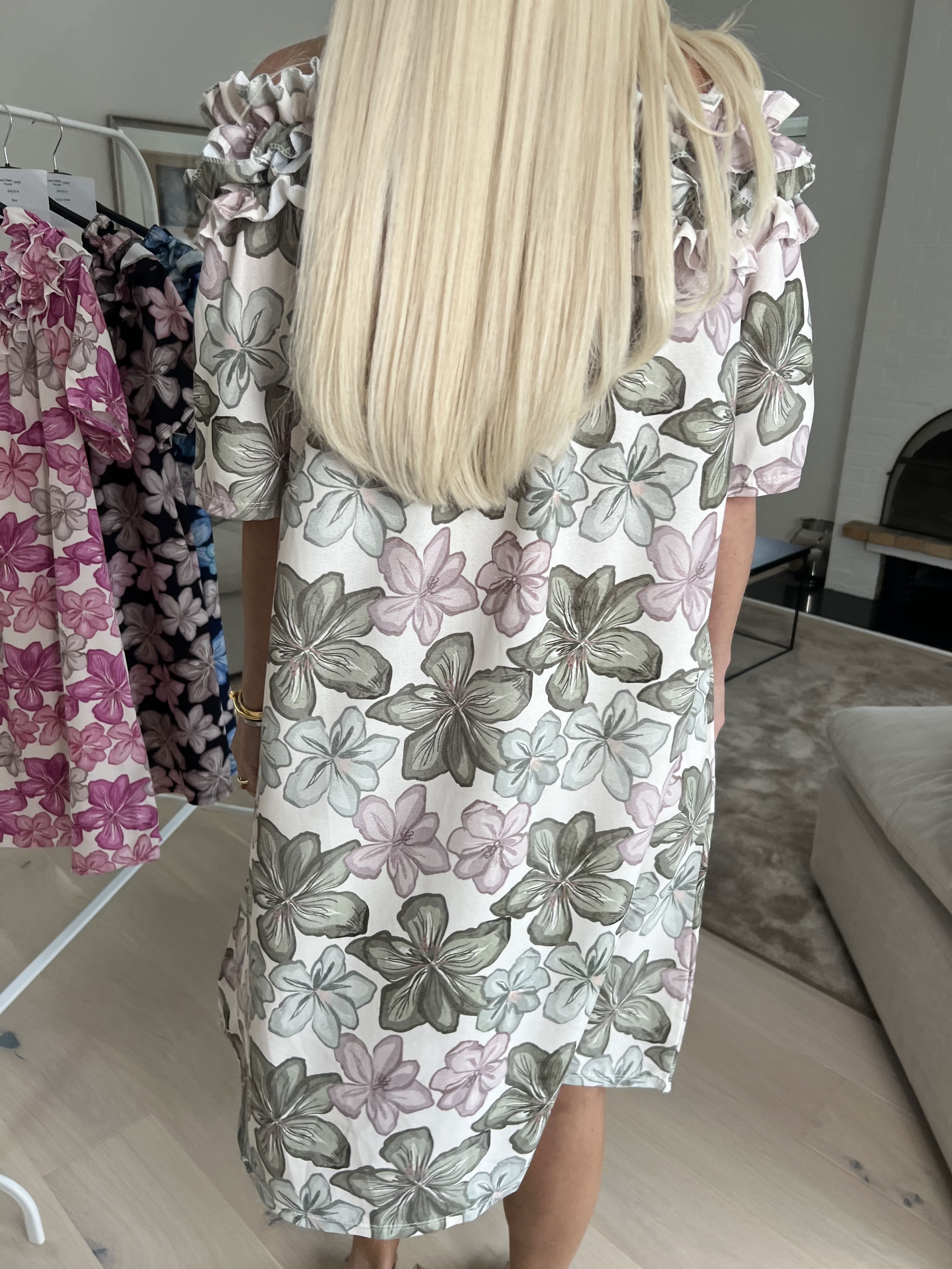 Chili Sleeveless Dress Flower - Blomstret kjole med flæser